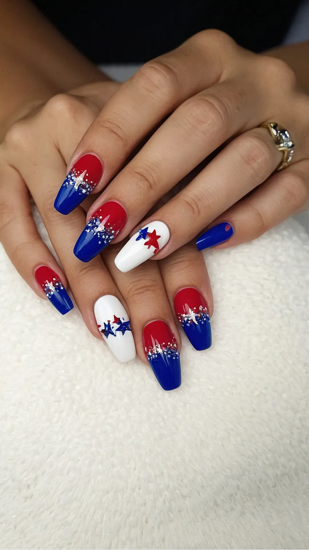 Fireworks Frenzy: Festive Nails for Independence Day