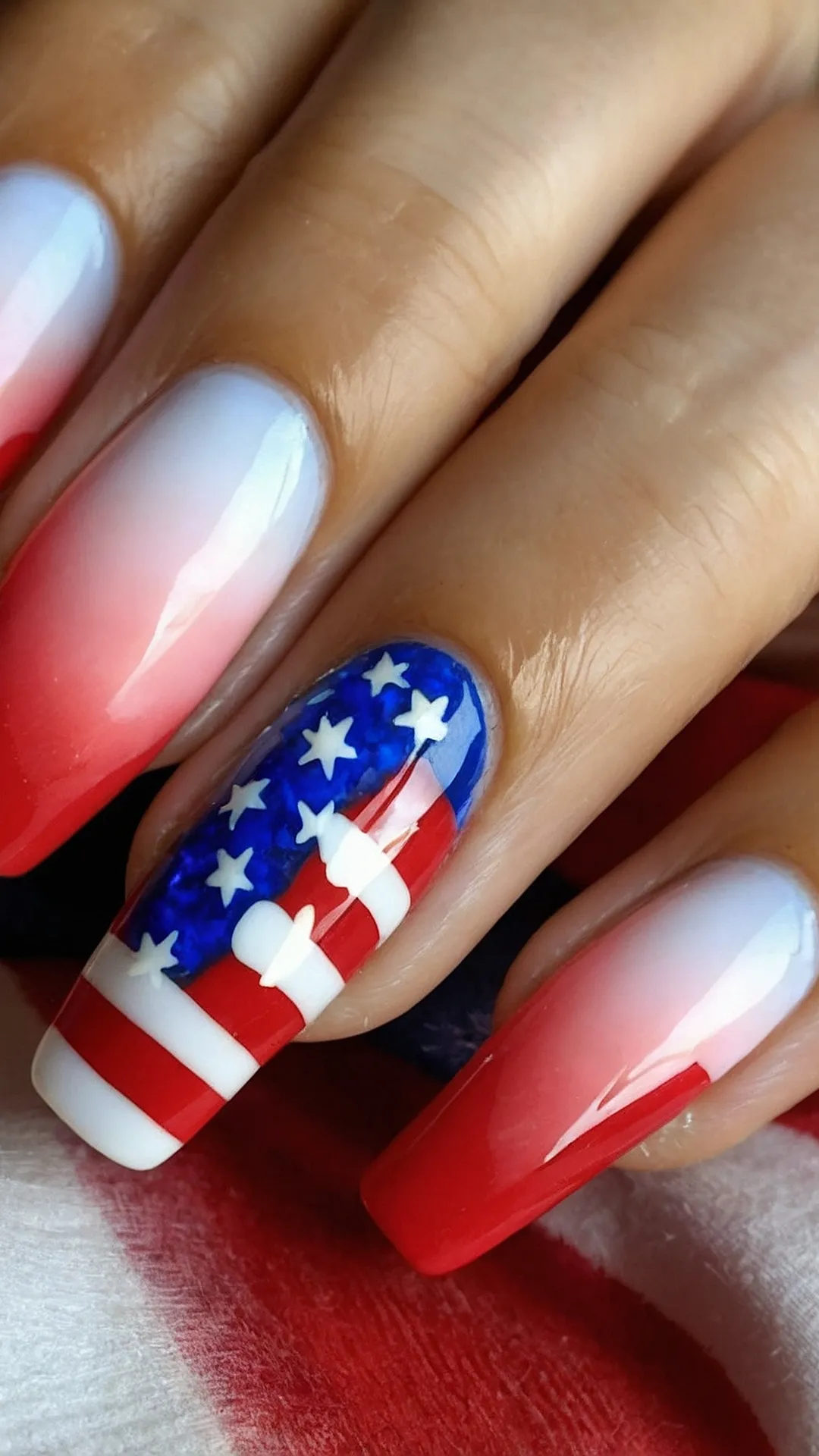 Sparkling Celebration: Glittery 4th of July Nail Looks